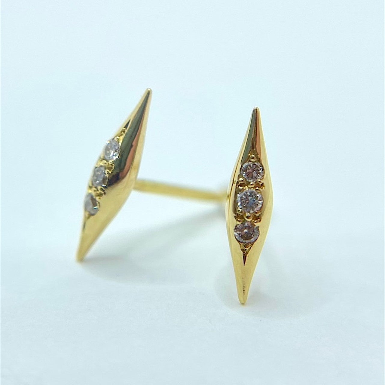【DIANA MITCHELL】RHOMBUS DIAMOND PIERCE