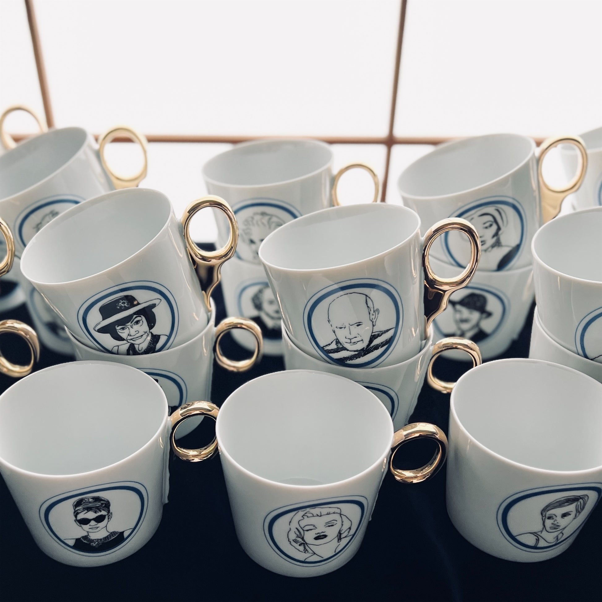 【Kuhn Keramik】 パンテオンマグカップ Karl Lagerfeld