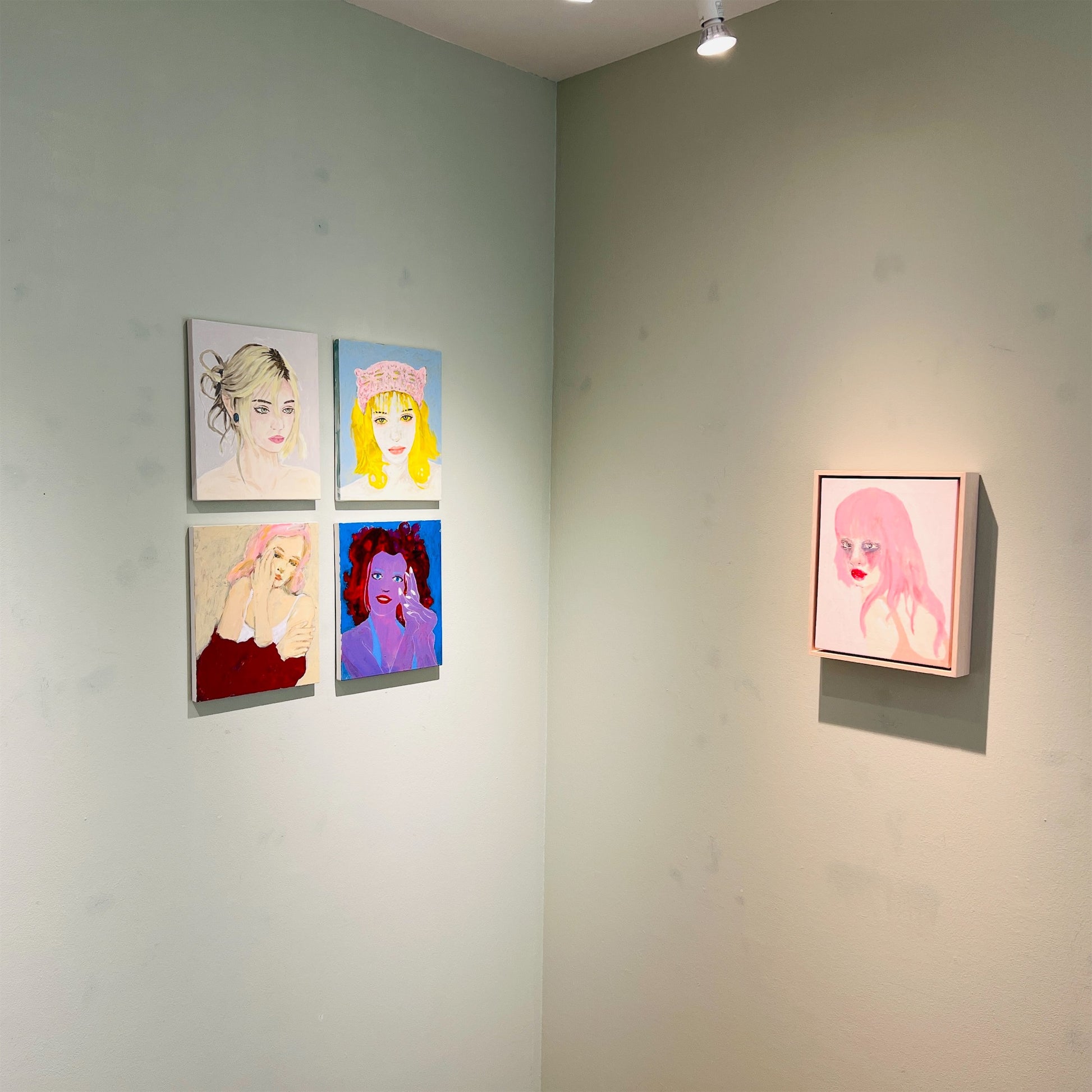 【益山 航士】girl with pink hair