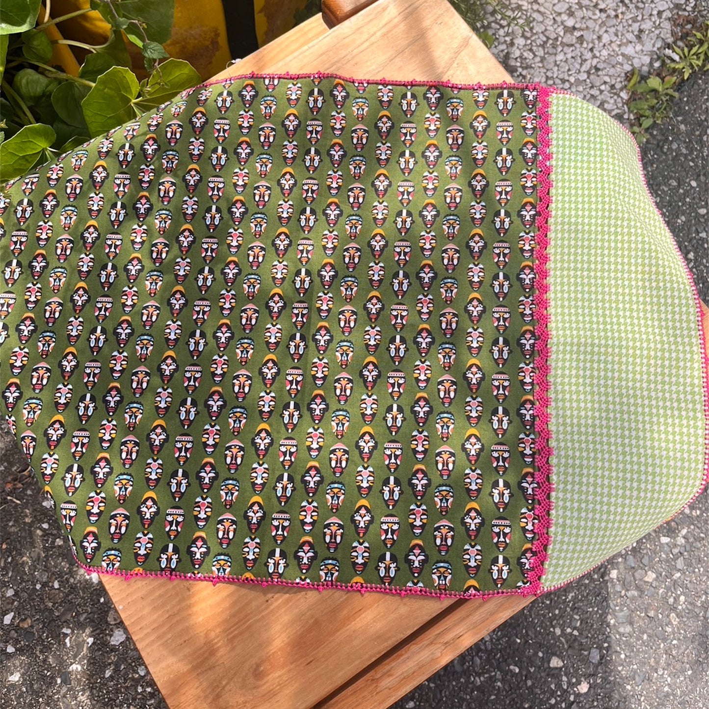 【Leo Atlante】刺繍パッチワークプレースマットmasks+houndstooth_kaki