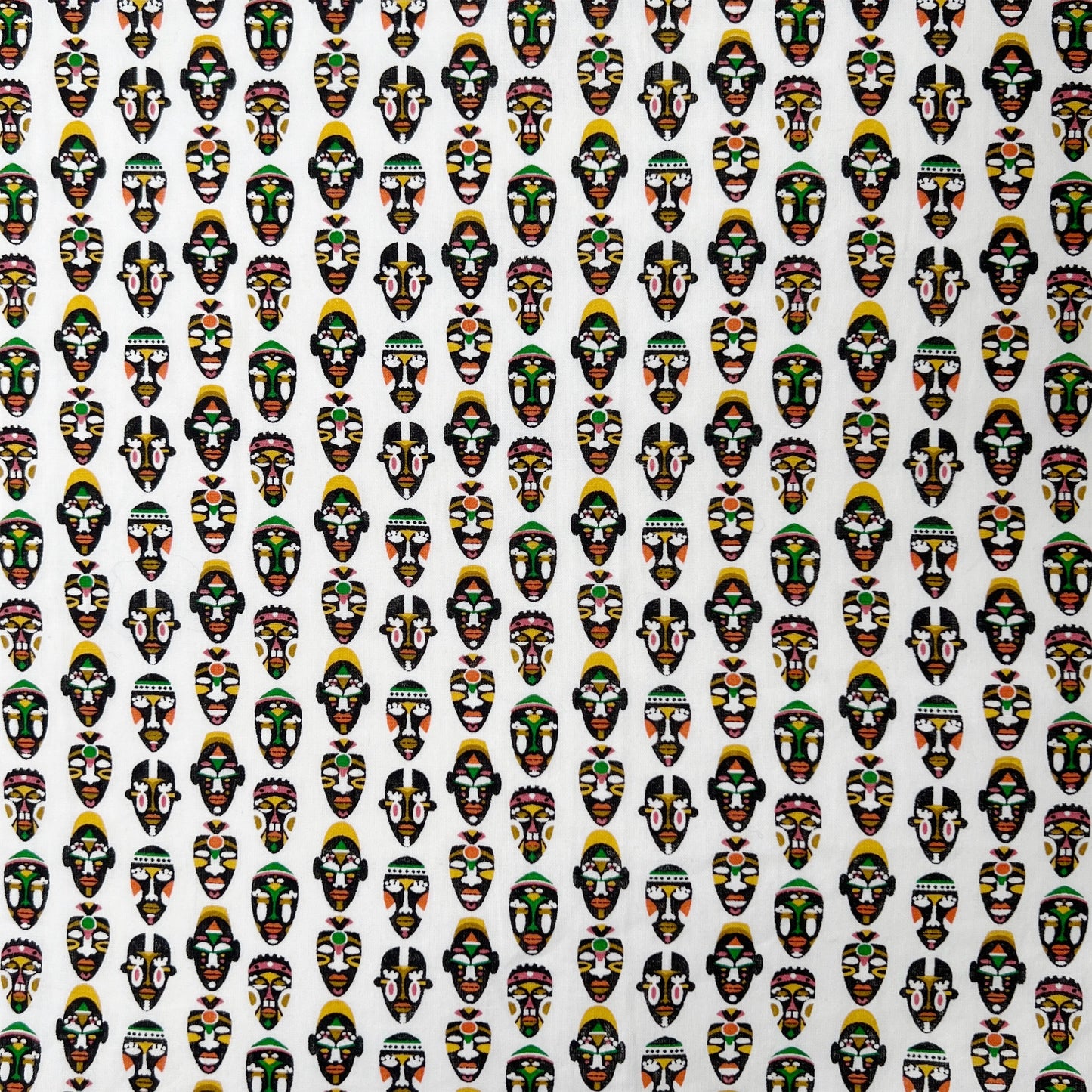 【Leo Atlante】刺繍パッチワークプレースマットmasks+houndstooth_white