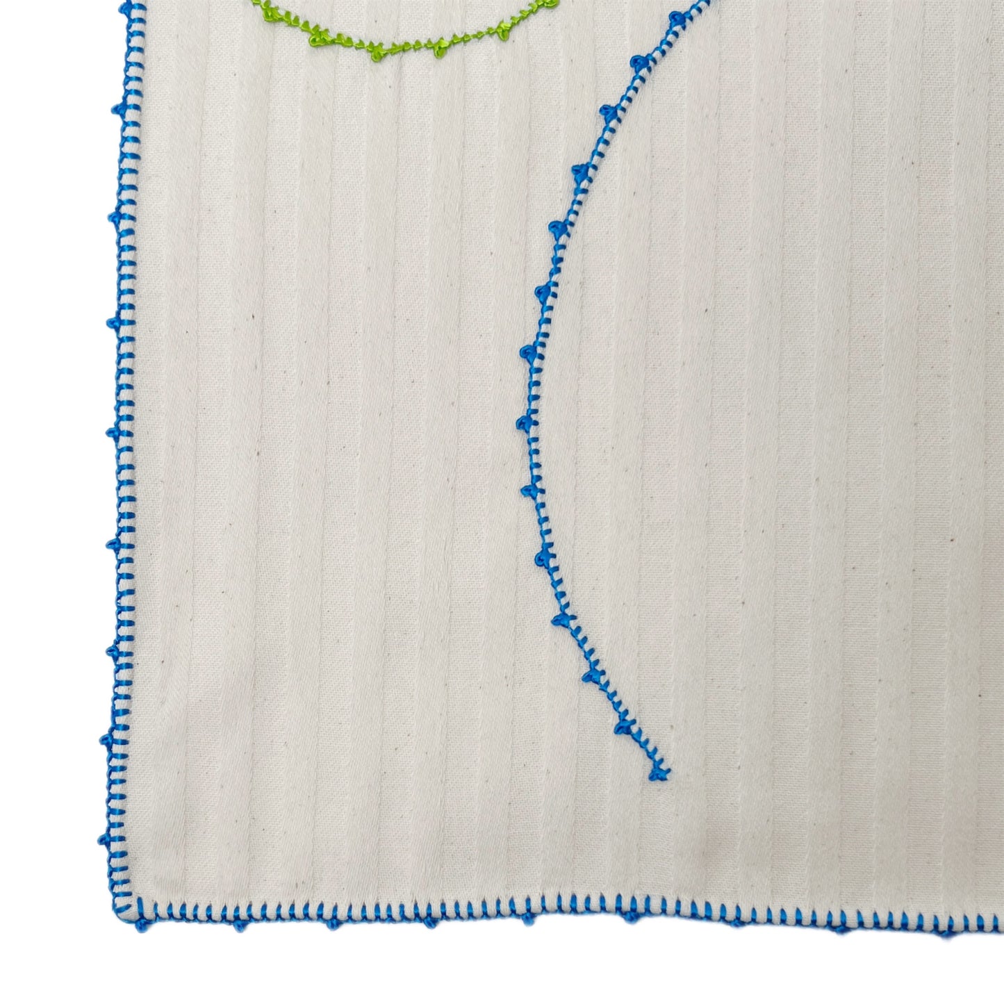 【Leo Atlante】刺繍パッチワークプレースマット"emprunte" faux-uni sripes_ecru , blue edge