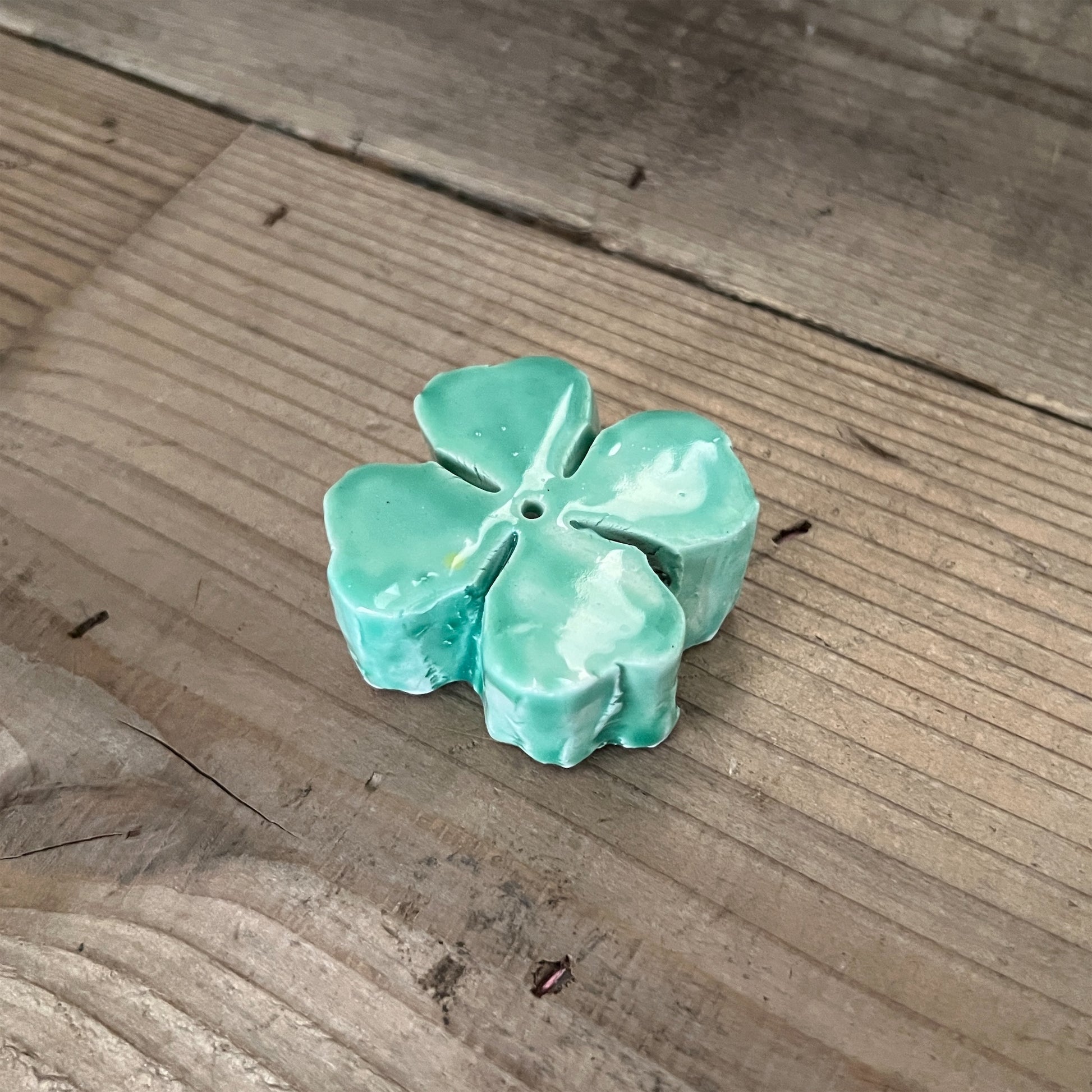 【MV% ceramics design】SMALL GREEN FOUR LEAF