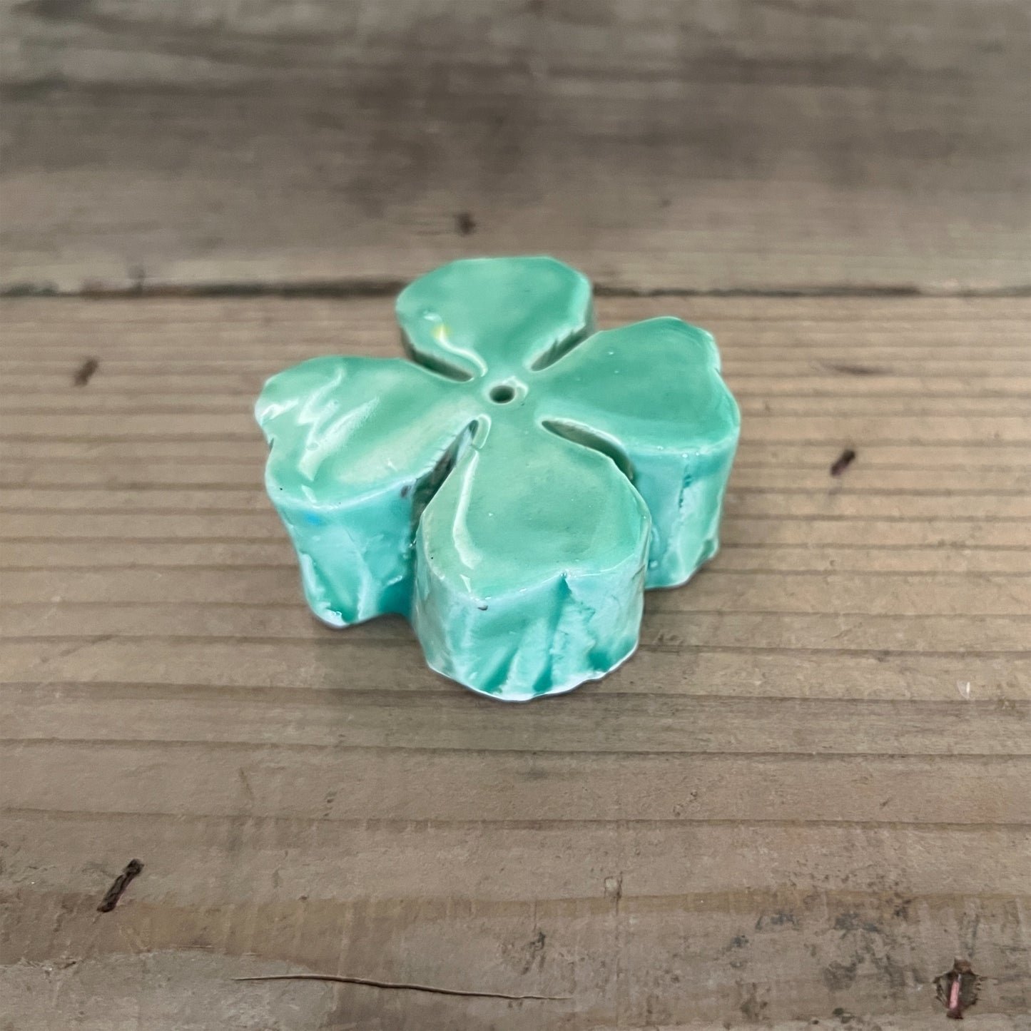 【MV% ceramics design】SMALL GREEN FOUR LEAF
