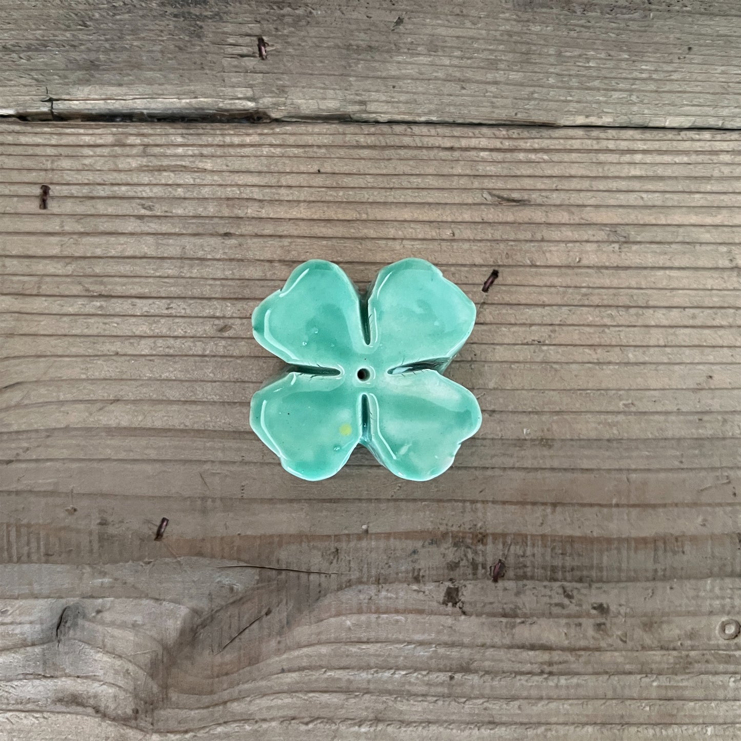 【MV% ceramics design】SMALL GREEN FOUR LEAF