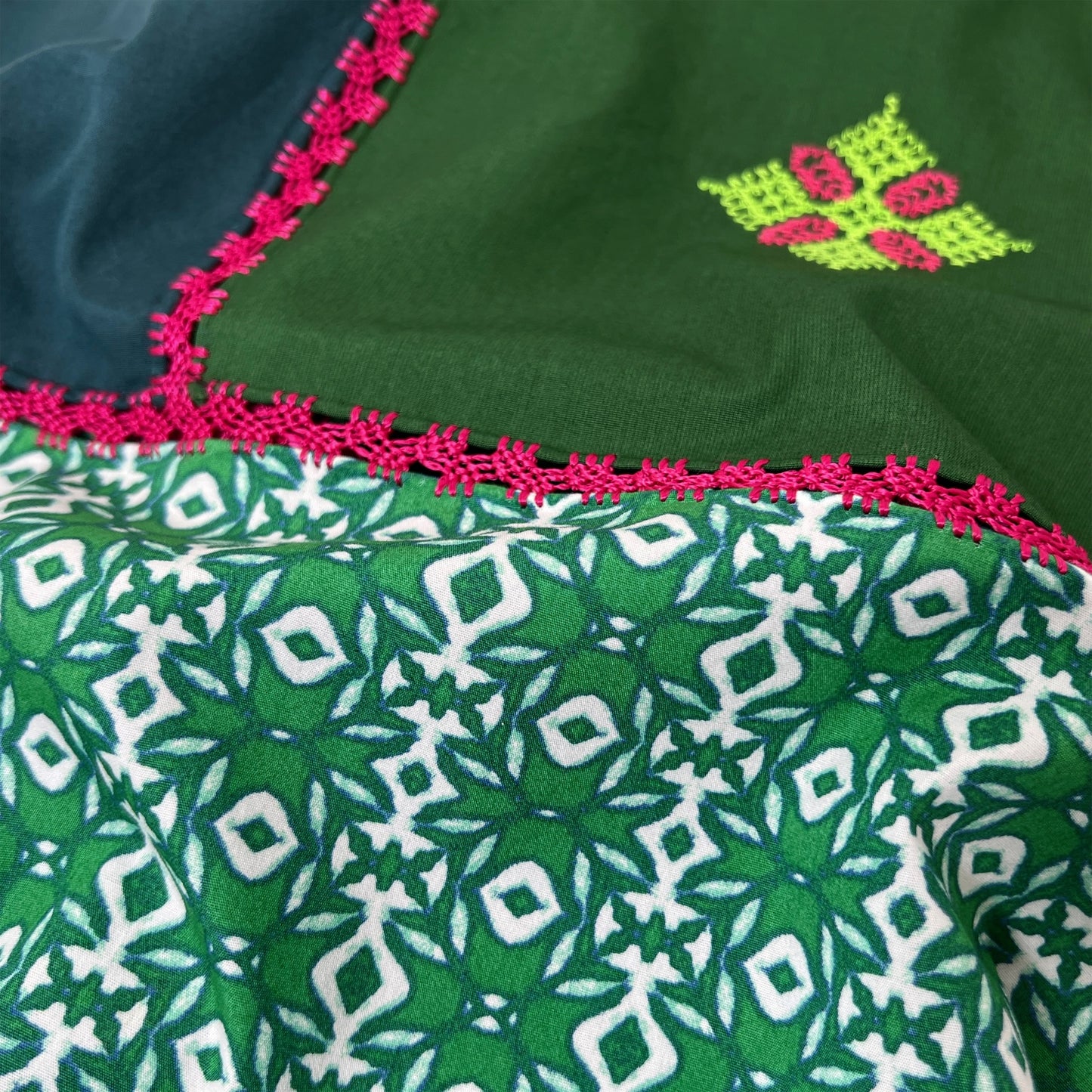 【Leo Atlante】刺繍パッチワークテーブルクロス green embroidered