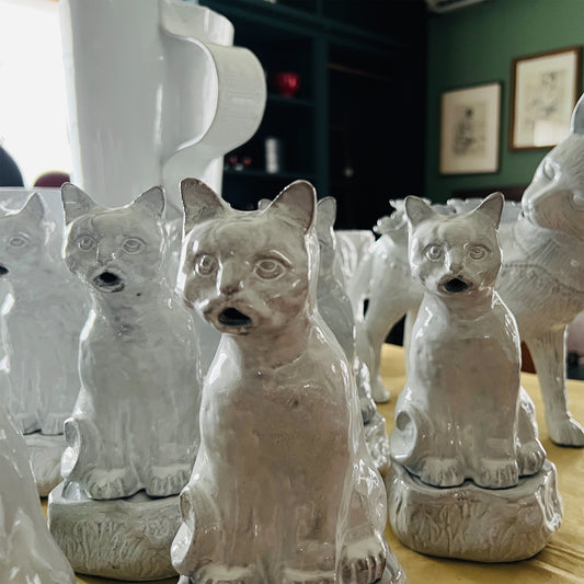 【Astier de Villatte】Cat Flower Holder - Right