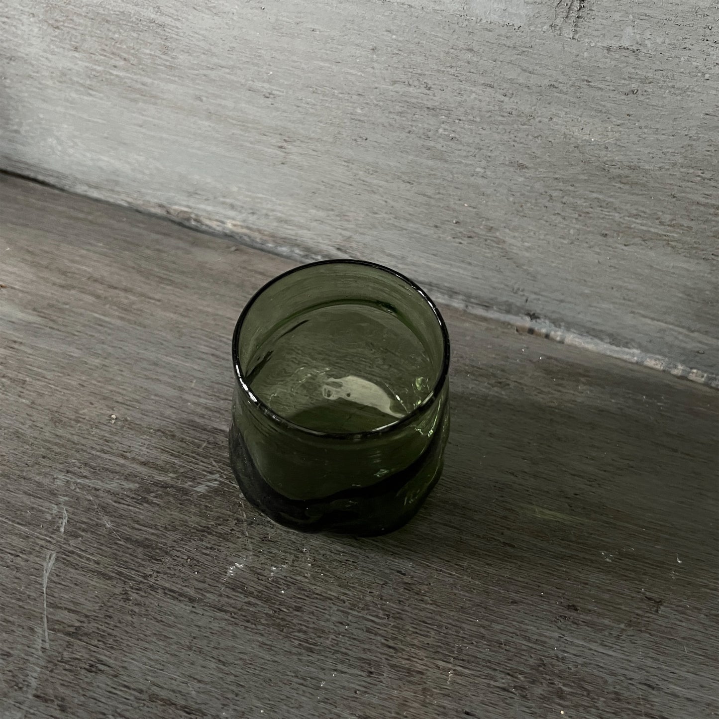 【La Soufflerie】グラス Rock Glass Vert Fume