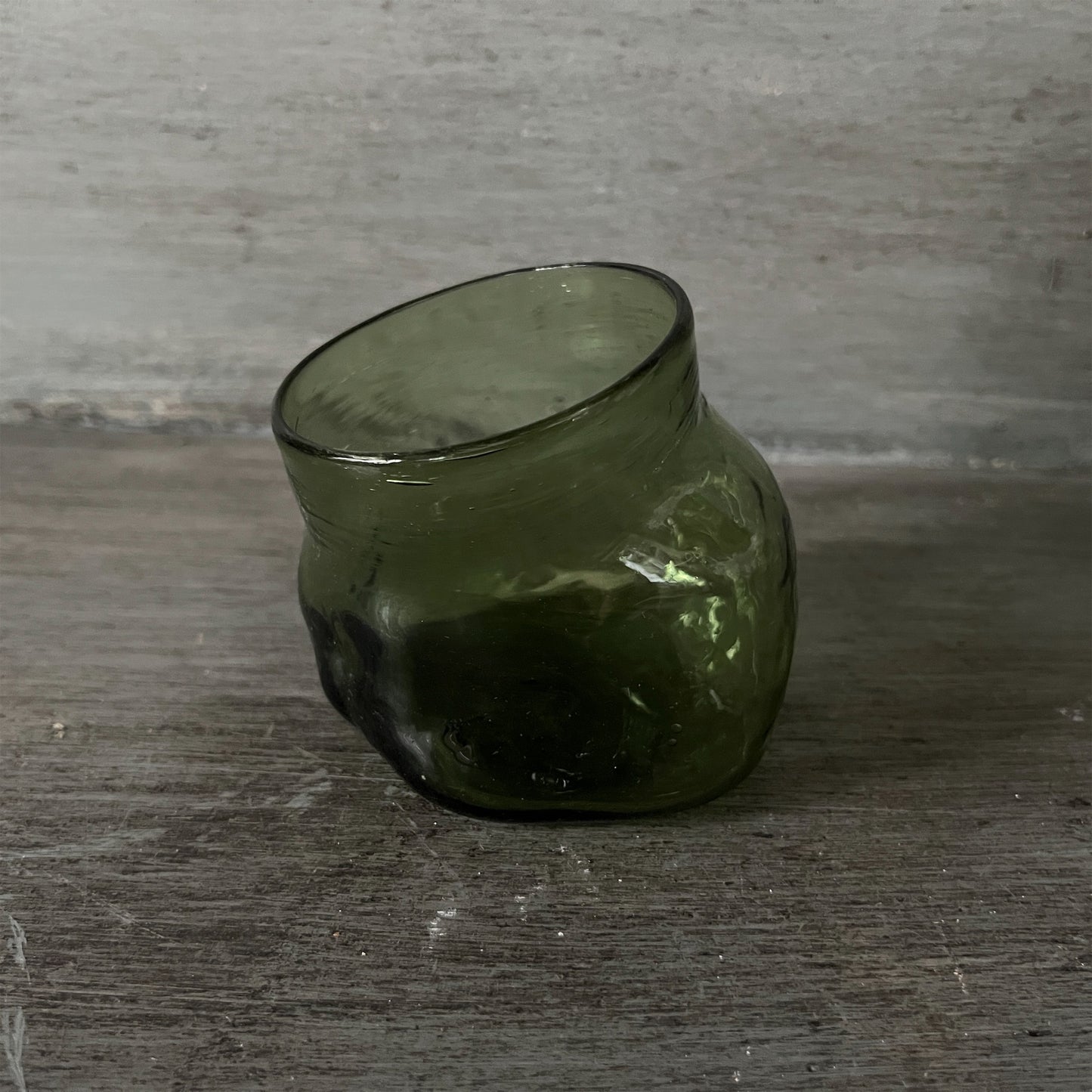 【La Soufflerie】グラス Rock Glass Vert Fume