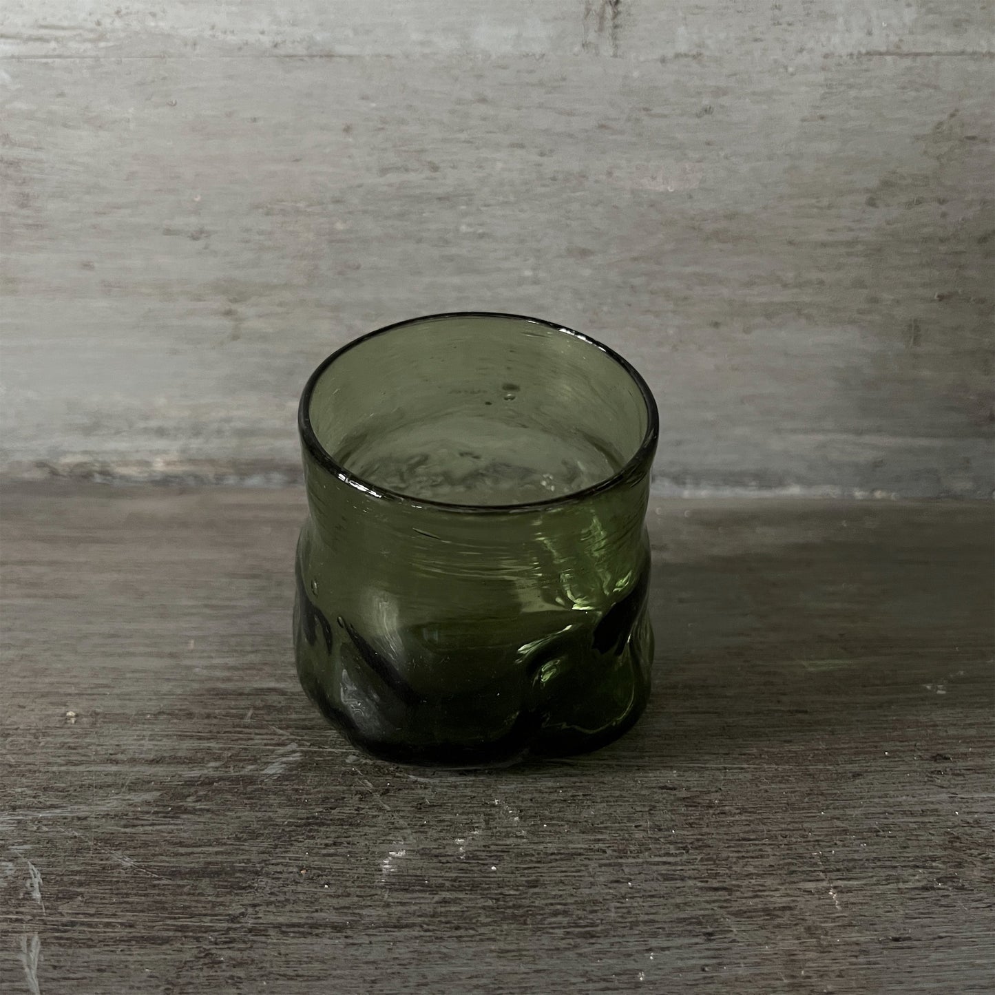 【La Soufflerie】グラス Rock Glass Vert Fume