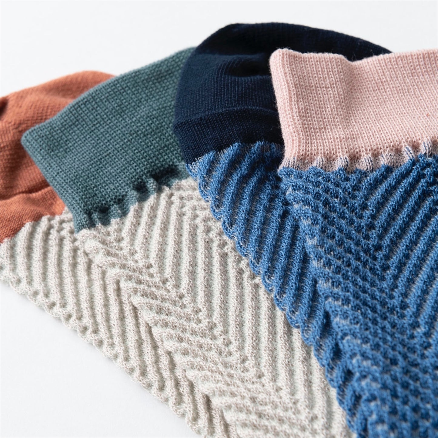 【TRICOTE】HERRINGBONE BUMPY SOCKS