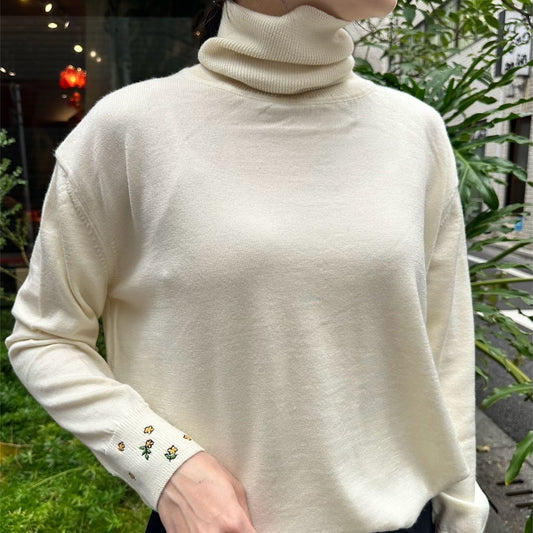 【Mii Collection】Hand Embroidered Full Sleeve Sweater #105