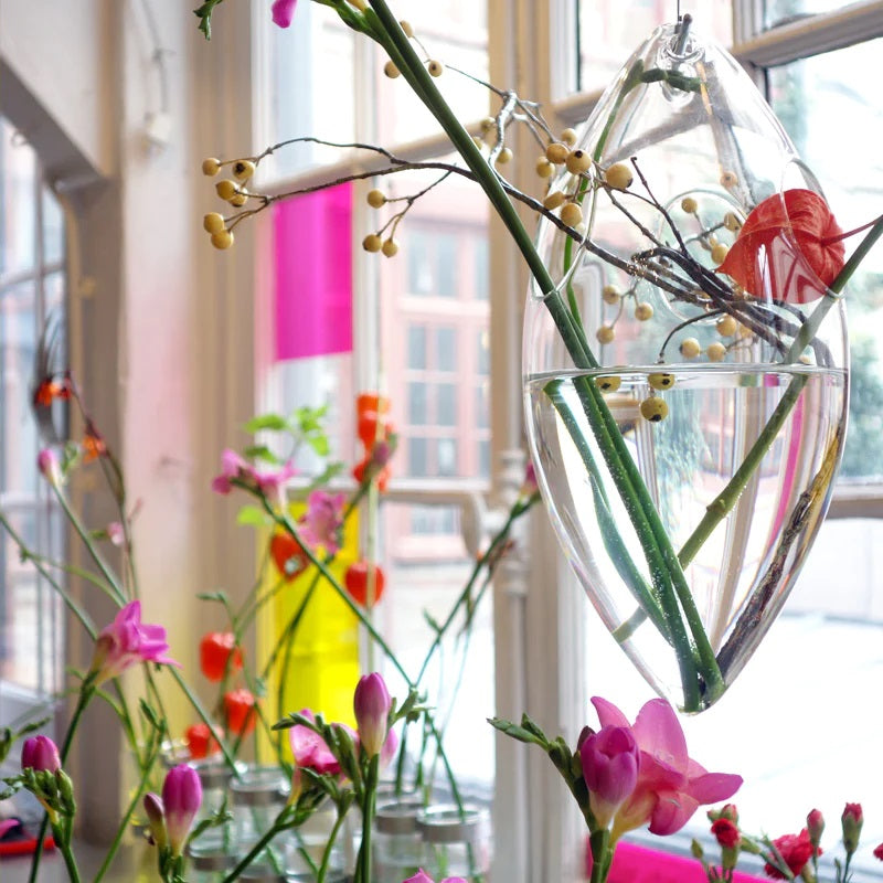 【Tse & Tse associees】"なまけもの"のフラワーベース WINDFALL HANGING VASE
