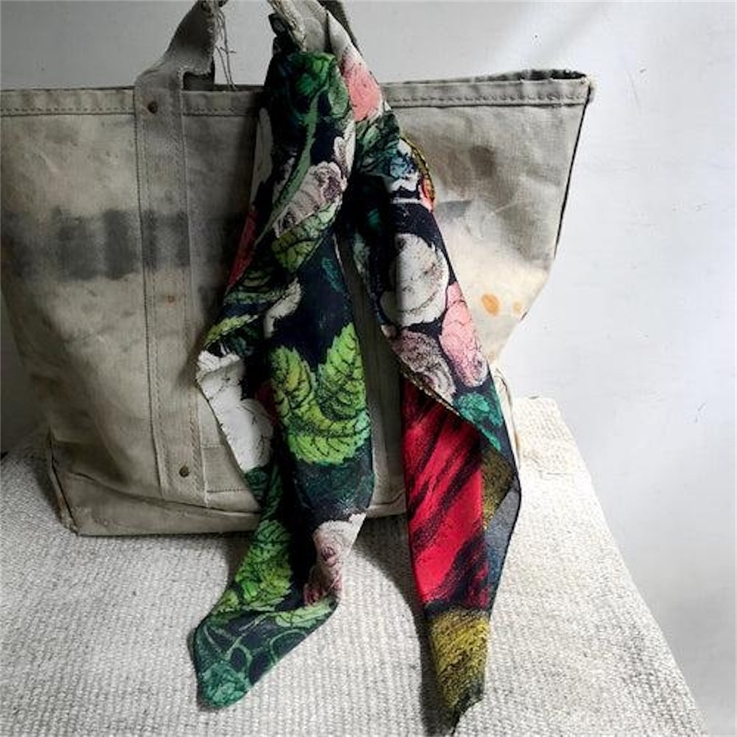 【JOHN DERIAN】シルクスカーフ Sleeping Beauty Silk Scarf