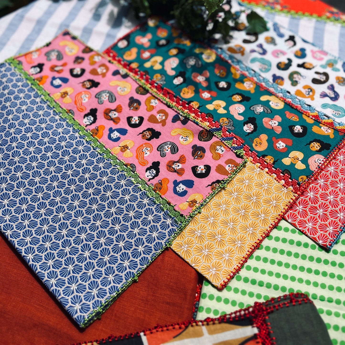 【Leo Atlante】刺繍ランチョンマット レッド マルト・デムランセレクト