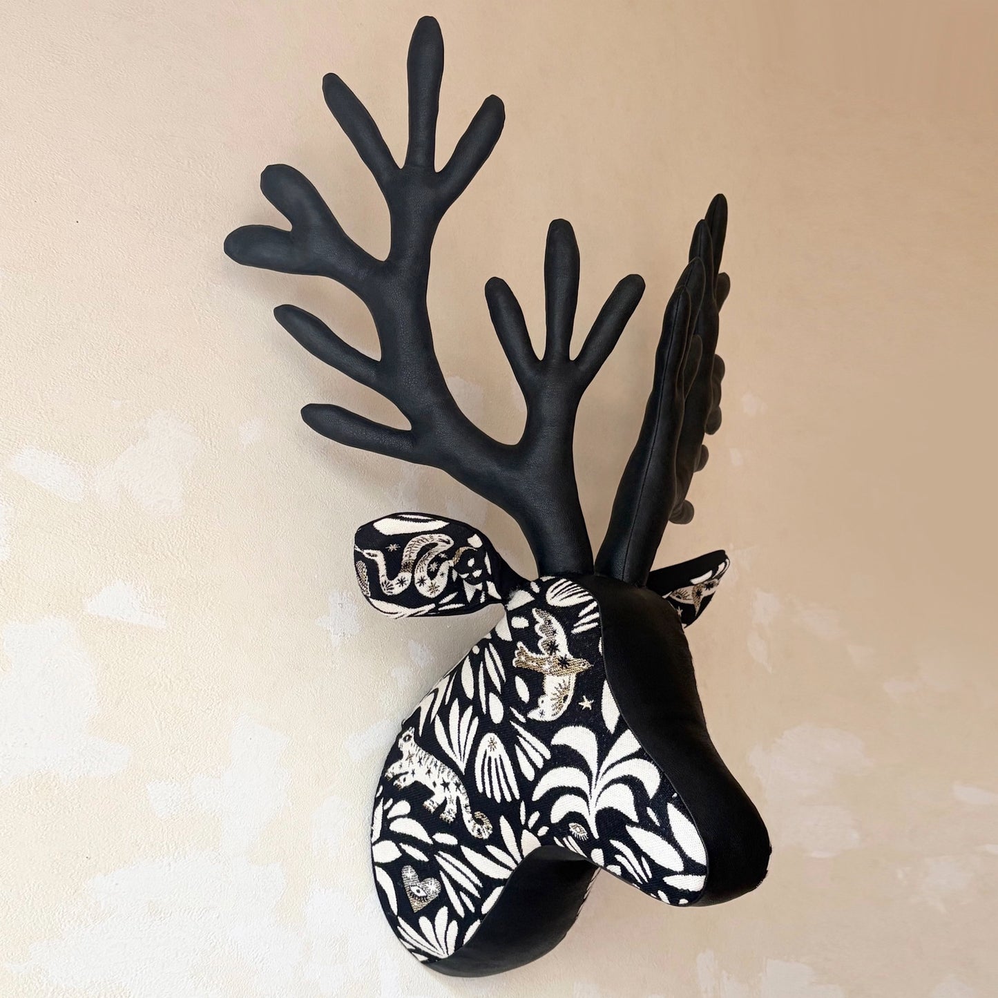 【都築まゆ美】Fabric trophy Animals - reindeer