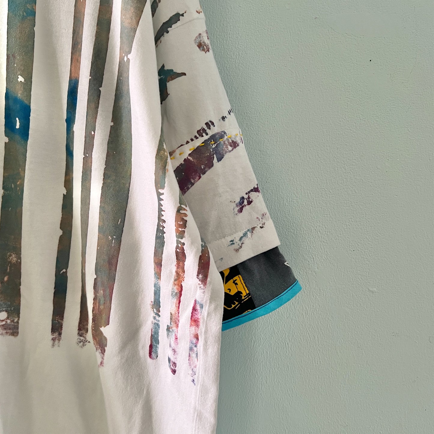 【nisai】古着解体再構築のストライプと目のTシャツ R005