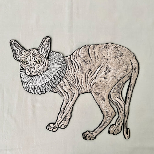 【ma.macaron】エリザベスカラーをつけたスフィンクス