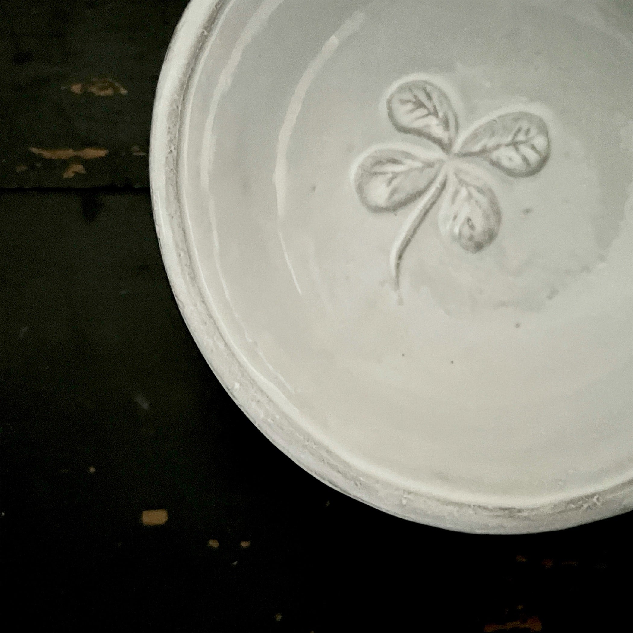 Astier de Villatte】Small Trefles Dish | フィールシーン / FEEL