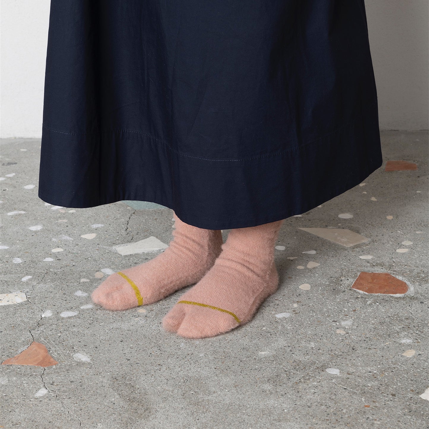 【TRICOTE】SHAGGY LAME TABI SOCKS