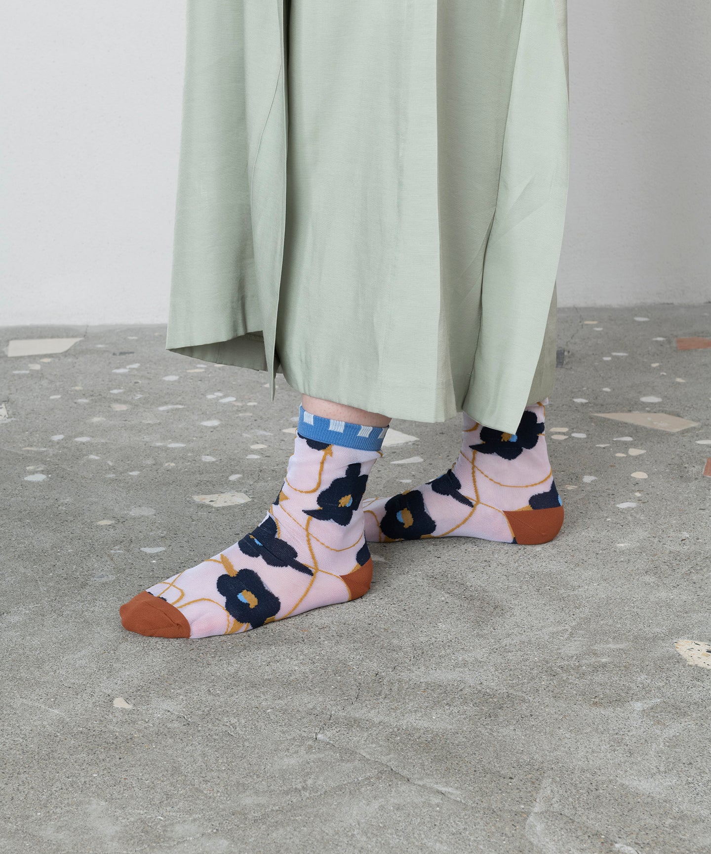 【TRICOTE】CAMELLIA SOCKS