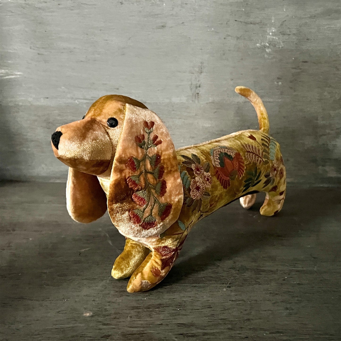 【Anke Drechsel】シルクベルベット Dachshund_Shaded Yellow