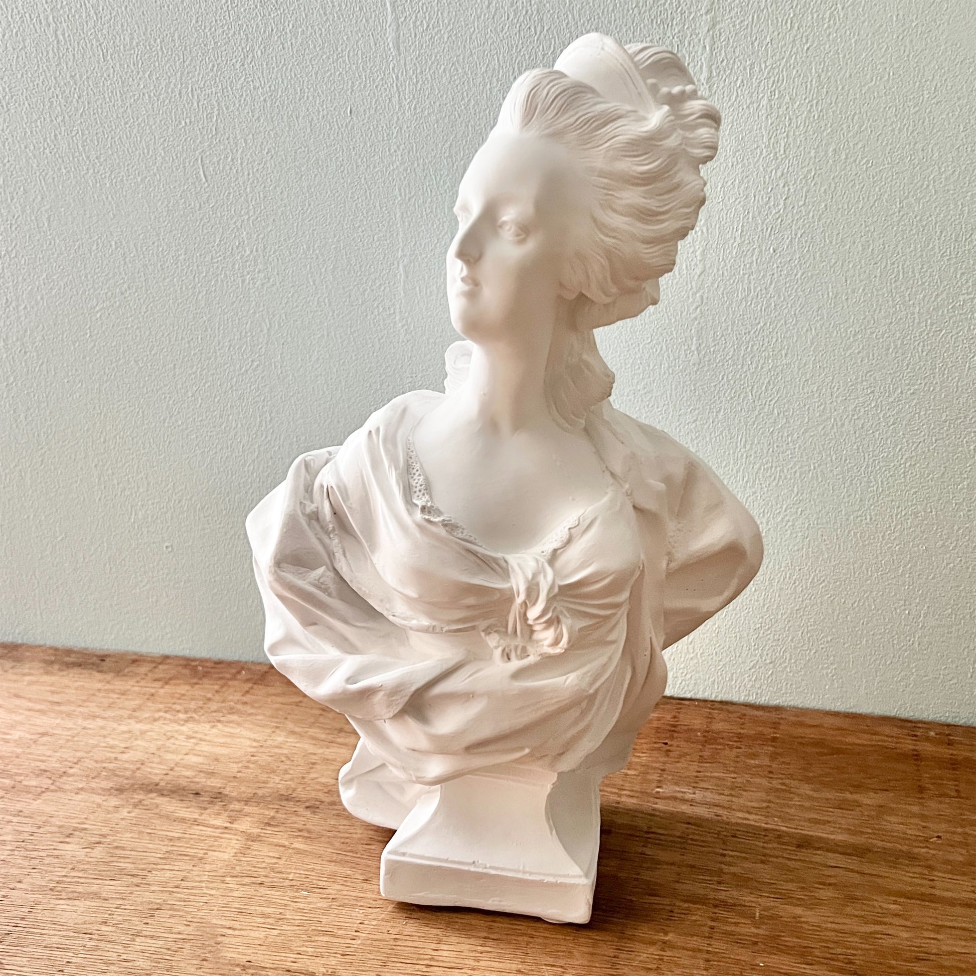 【matsunoichi】石膏作りのマリーアントワネット立体 2