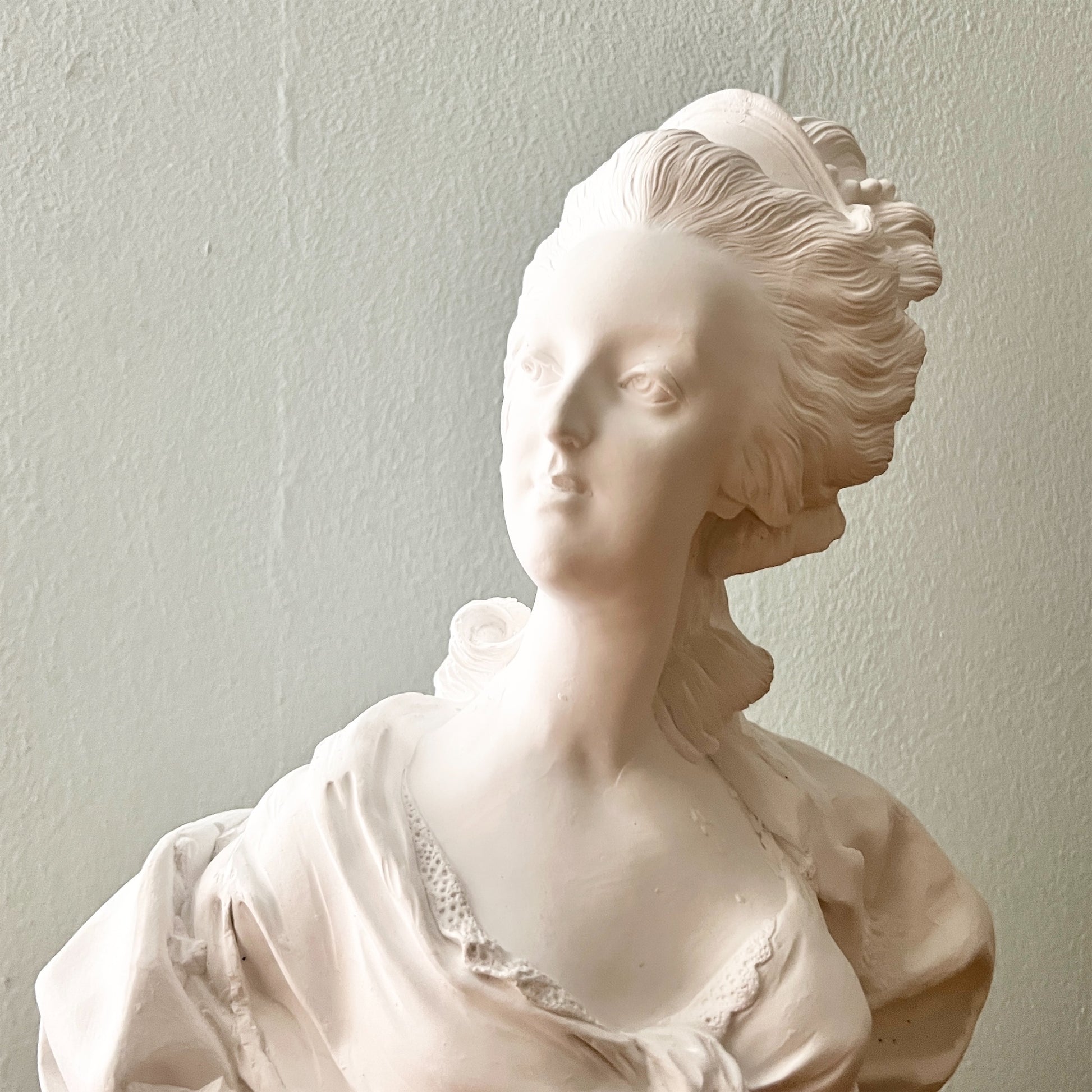 【matsunoichi】石膏作りのマリーアントワネット立体 2