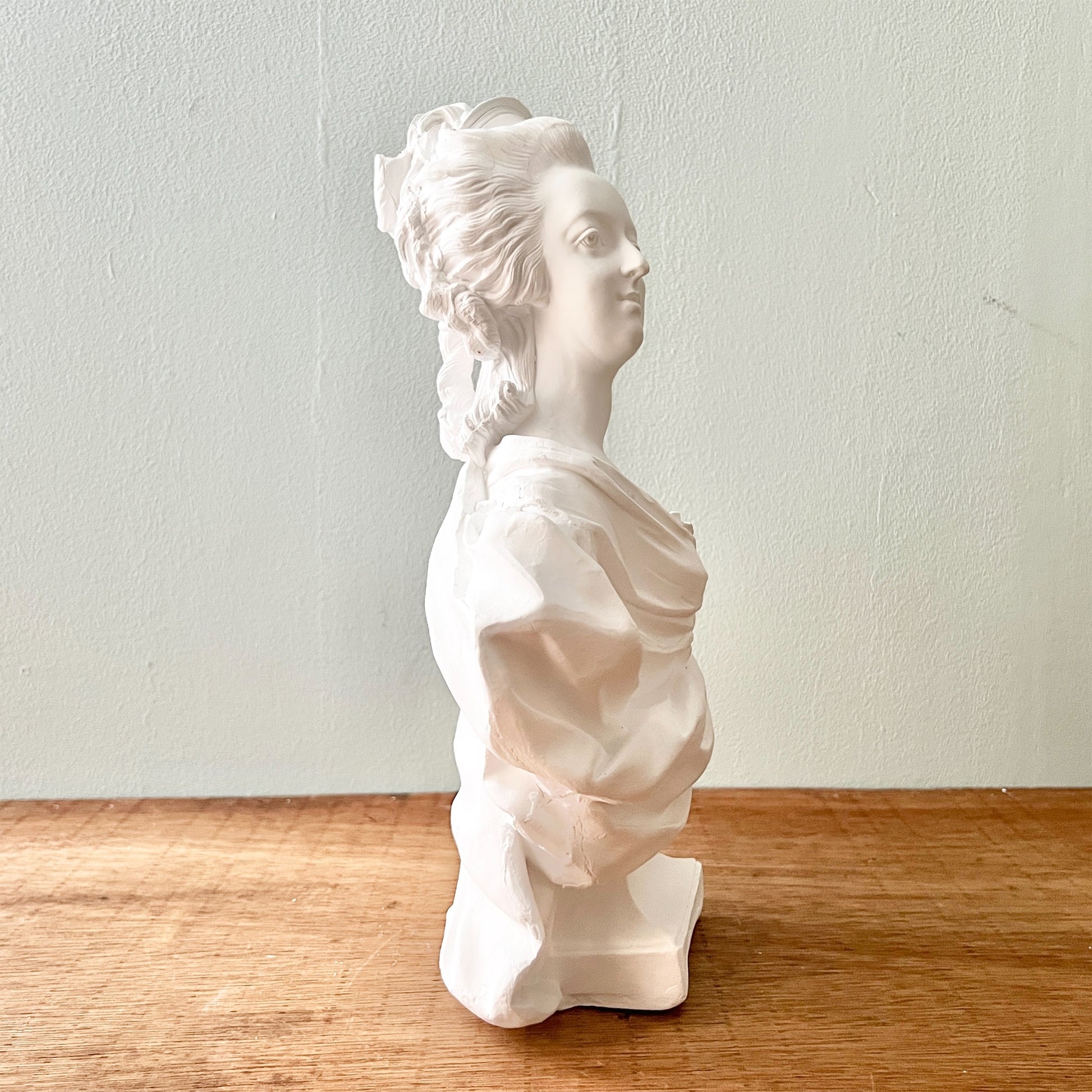 【matsunoichi】石膏作りのマリーアントワネット立体 2