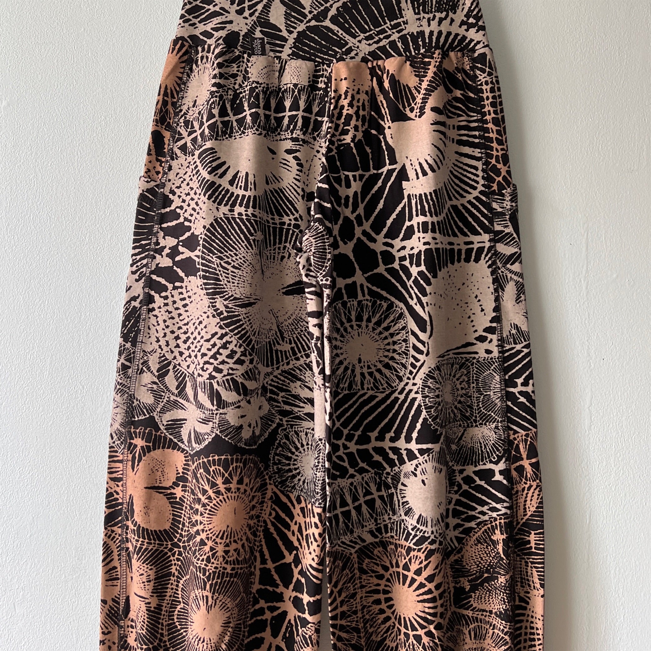 ●値段交渉不可● 未使用　juana de arco パッチワーク　レギンス Juana de Arco】アラジンパンツ（切り替えポケット付き） 25_2