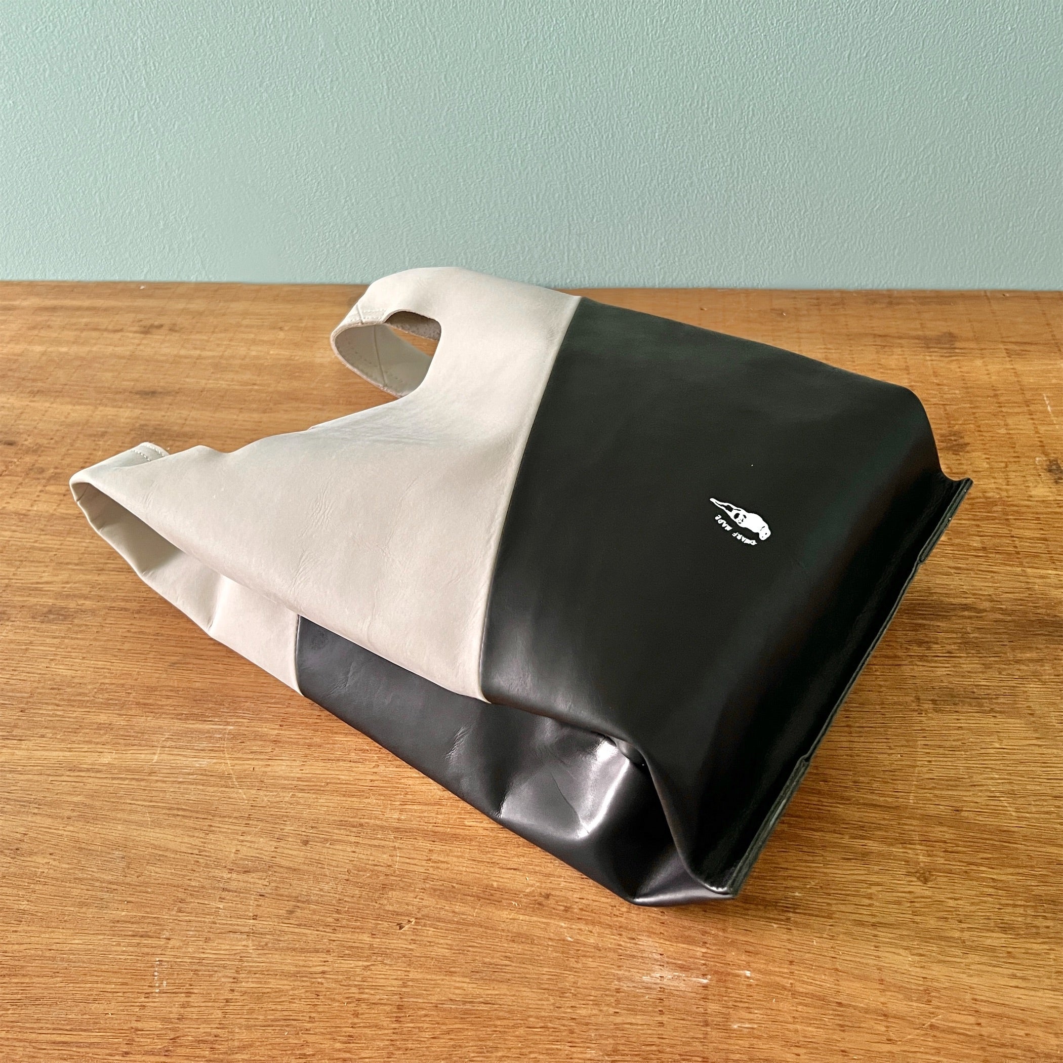 DWARFMADE】Sustainable Bag M 261_74 | フィールシーン / FEEL SEEN