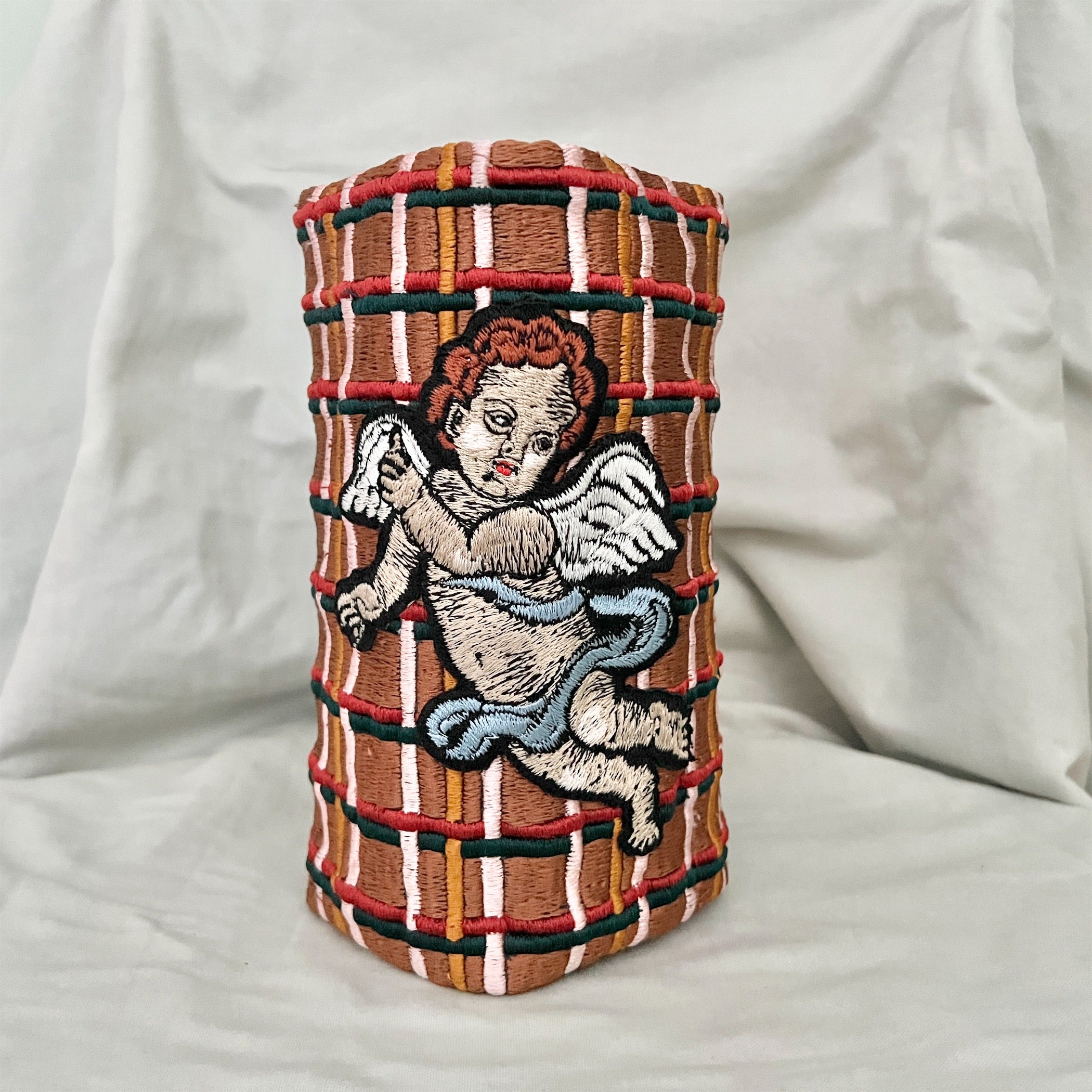 ma.macaron刺繍アートピース◇アスティエ・ド・ヴィラット＃ジョン