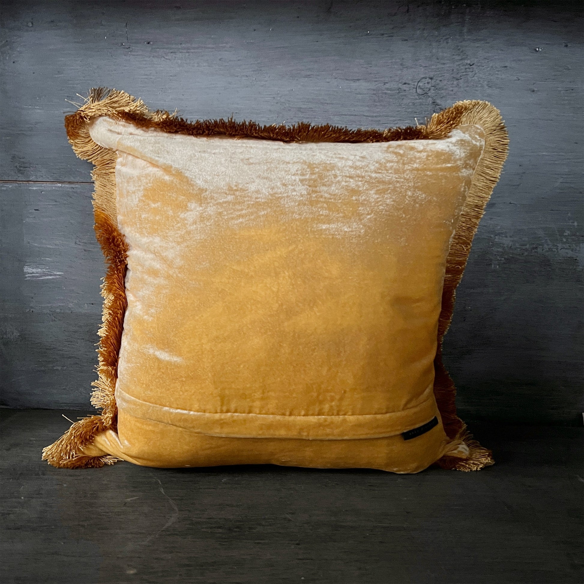 【Anke Drechsel】シルクベルベットクッションカバー Corn Yellow/Gold Fringe