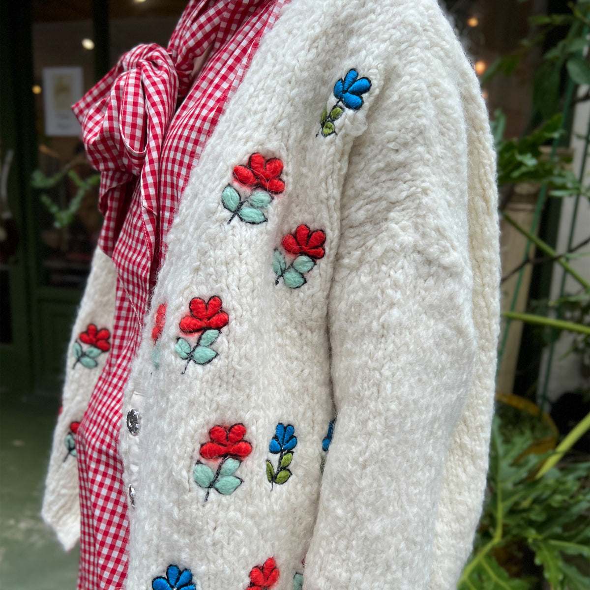 【Mii Collection】Hand Embroited Sleeveless Sweater #55