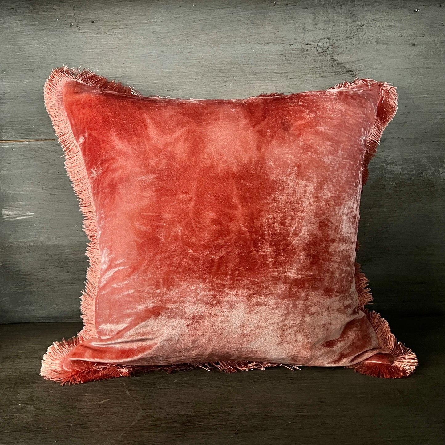 【Anke Drechsel】シルクベルベットクッションカバー Shaded Rose Peach Rose Fringe