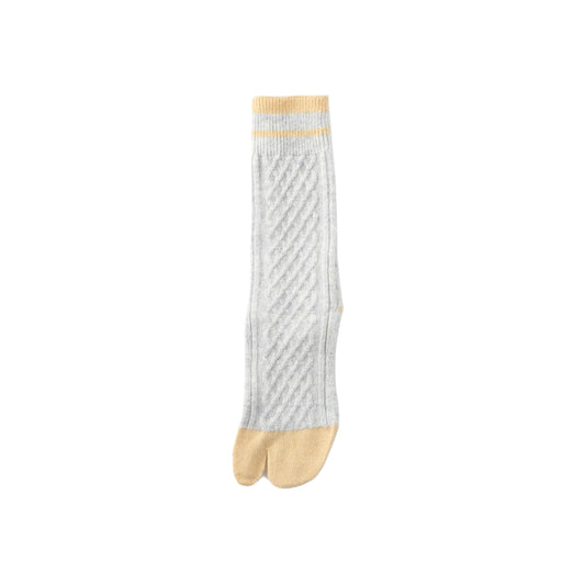 【TRICOTE】CABLE TABI SOCKS