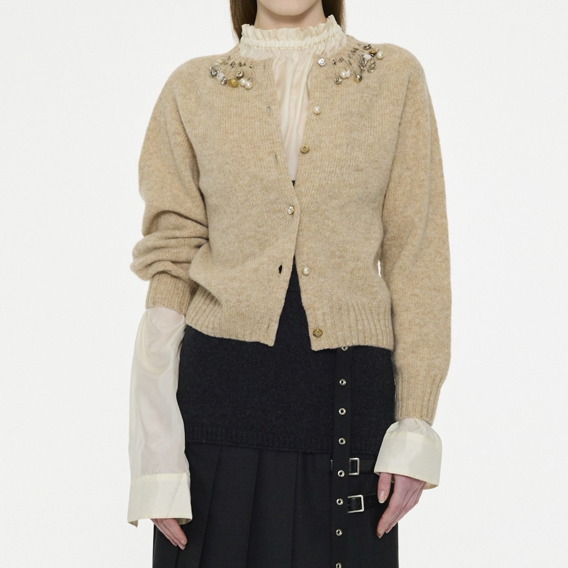 【LA FETICHE】Embellished Crew Neck Shetland Cardigan / oatmeal