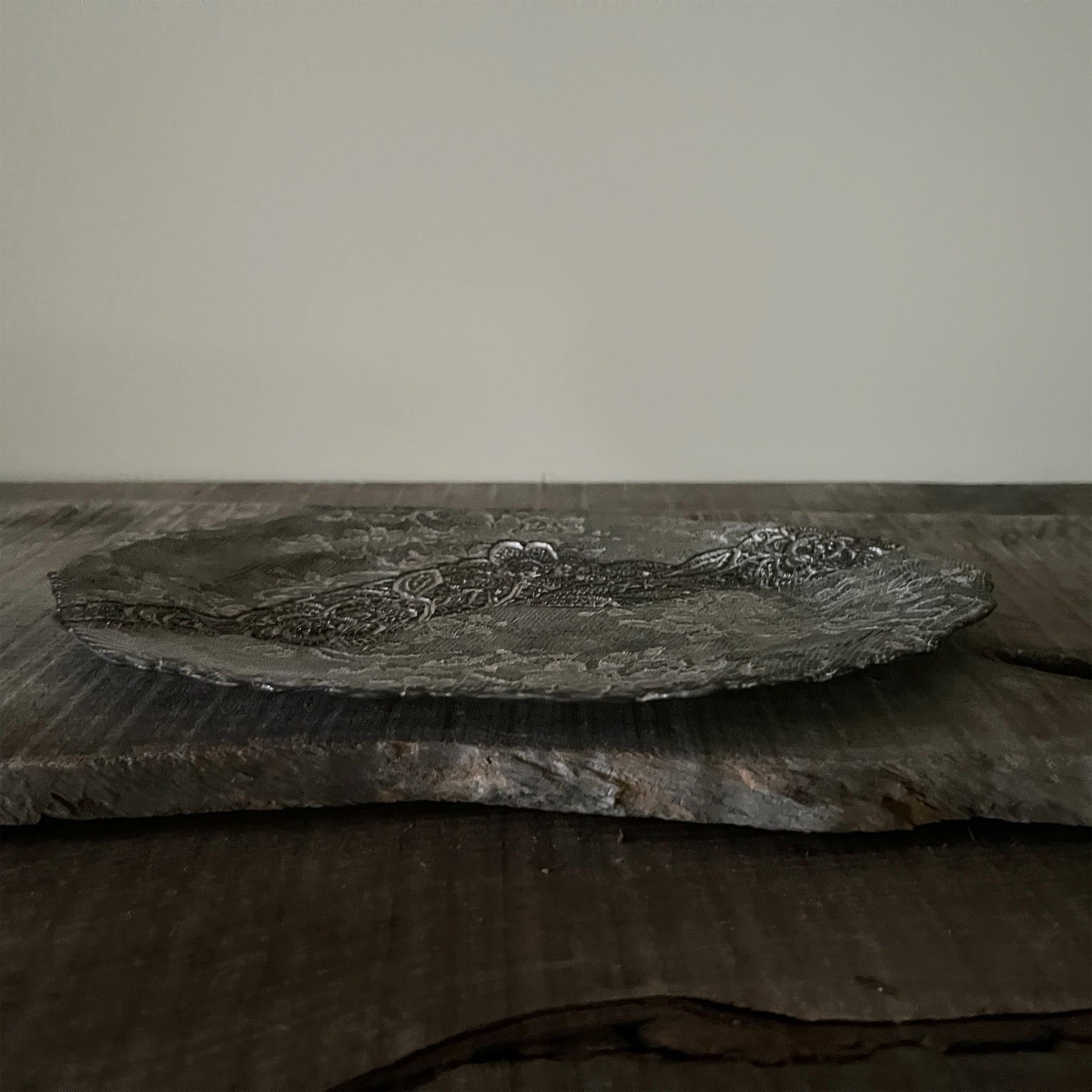 【 Valerie Casado】プレートL Fish Plates_Noir-1