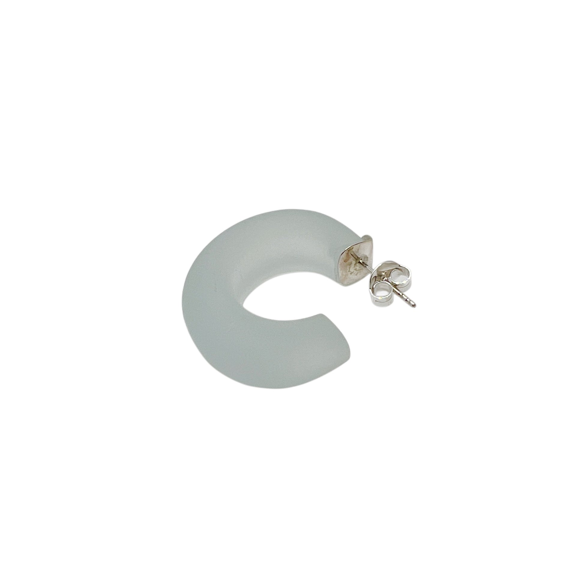 【helena rohner】resin-3D round hoops with silver studs