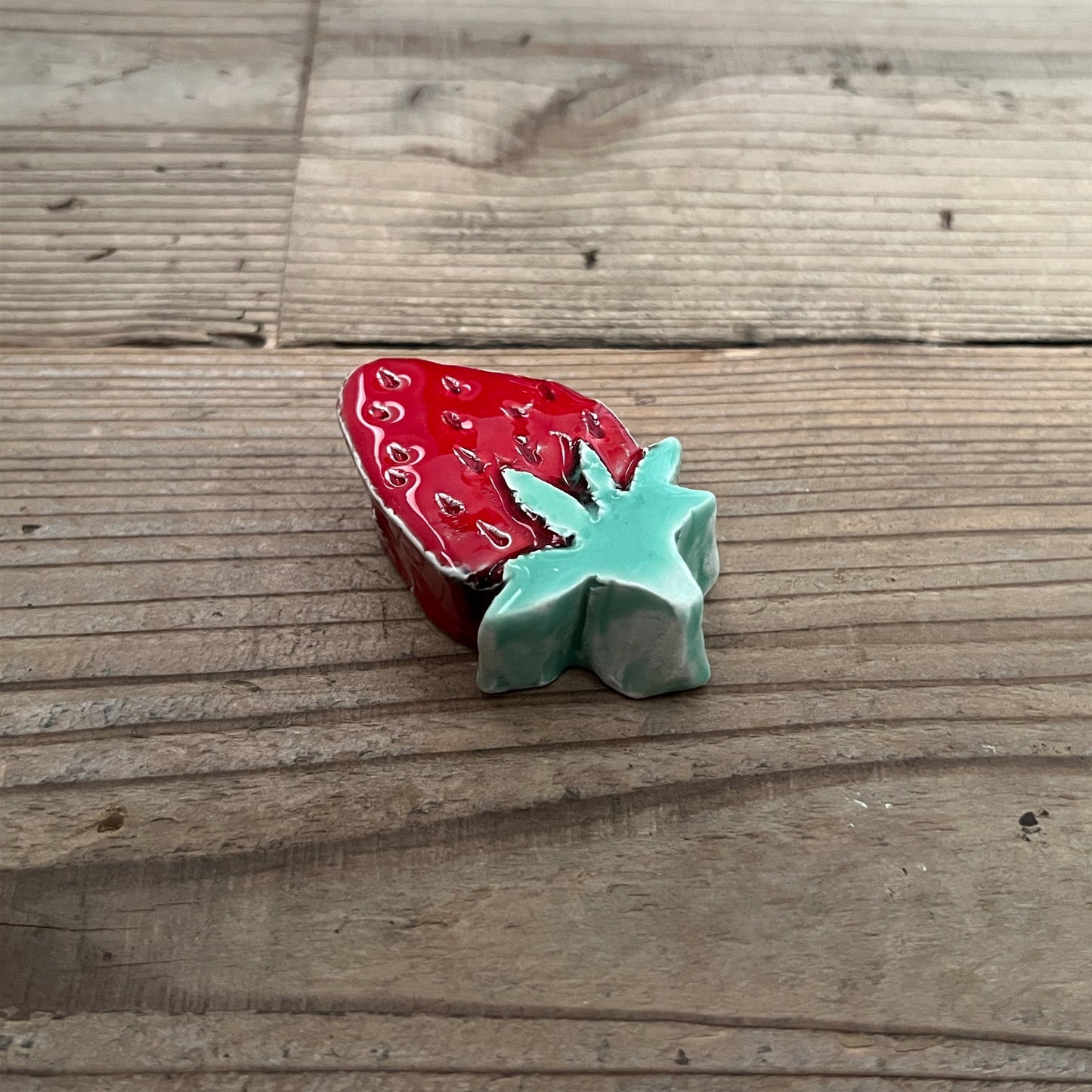 【MV% ceramics design】STRAWBERRY