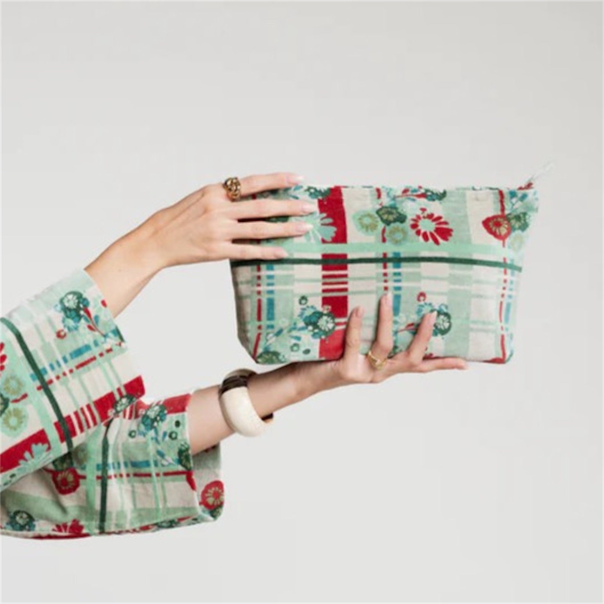 Les Touristes – FEELSEEN