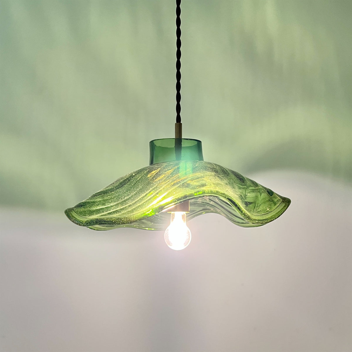 【La Soufflerie】ランプシェード Suspension Fleur Vert Fume