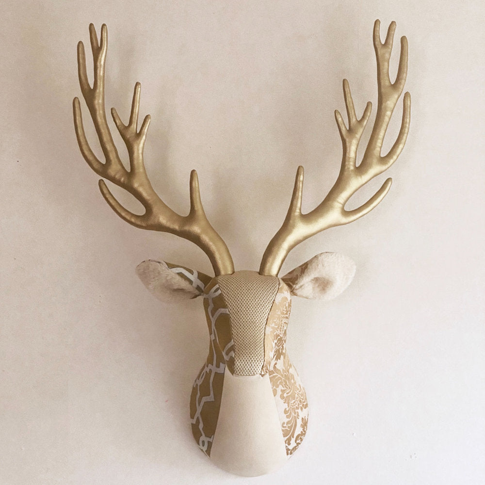 【都築まゆ美】Fabric trophy Interior textile 2