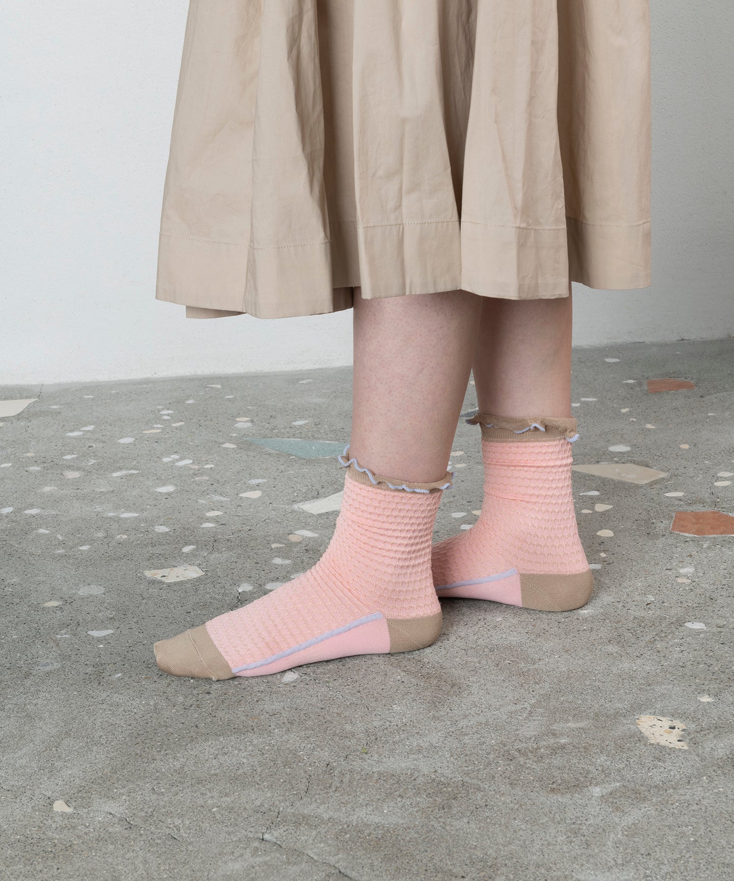 【TRICOTE】BUMPY FRILLED RIM DOT PATTERN SOCKS