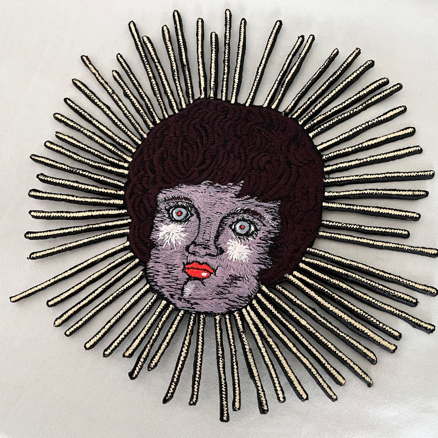 【ma.macaron】ピカーっと光る顔（怖い顔）