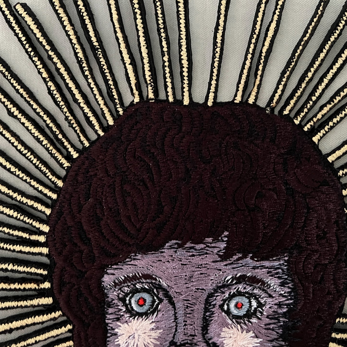 【ma.macaron】ピカーっと光る顔（怖い顔）