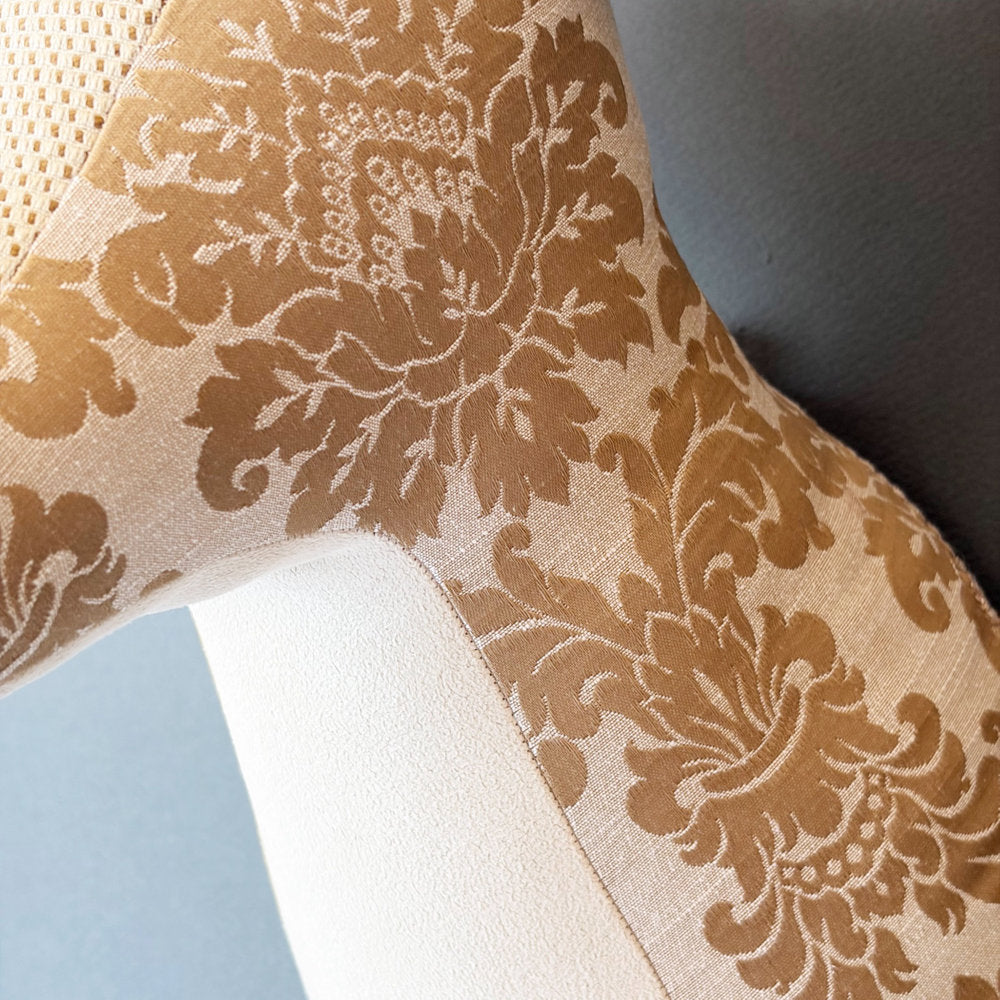 【都築まゆ美】Fabric trophy Interior textile 2