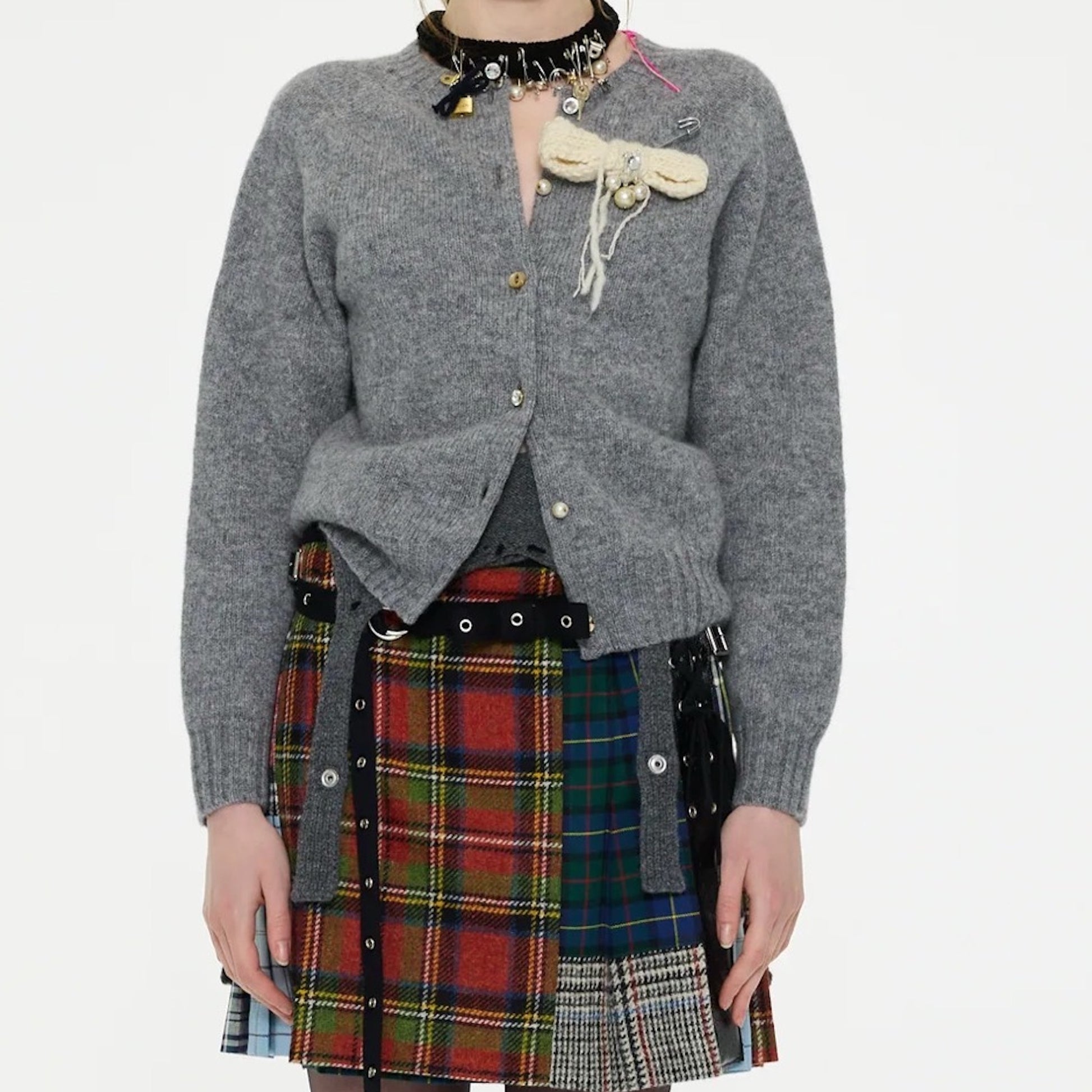 【LA FETICHE】Embellished Crew Neck Shetland Cardigan / grey