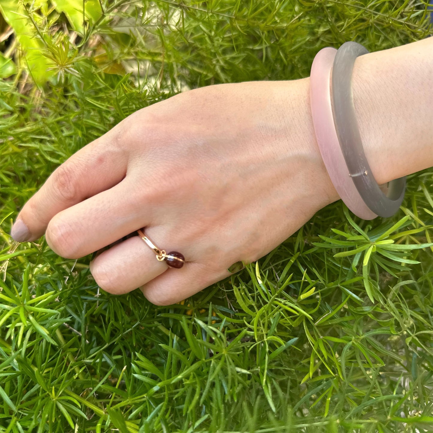 【helena rohner】resin-3D bangle with silver dot_sakura