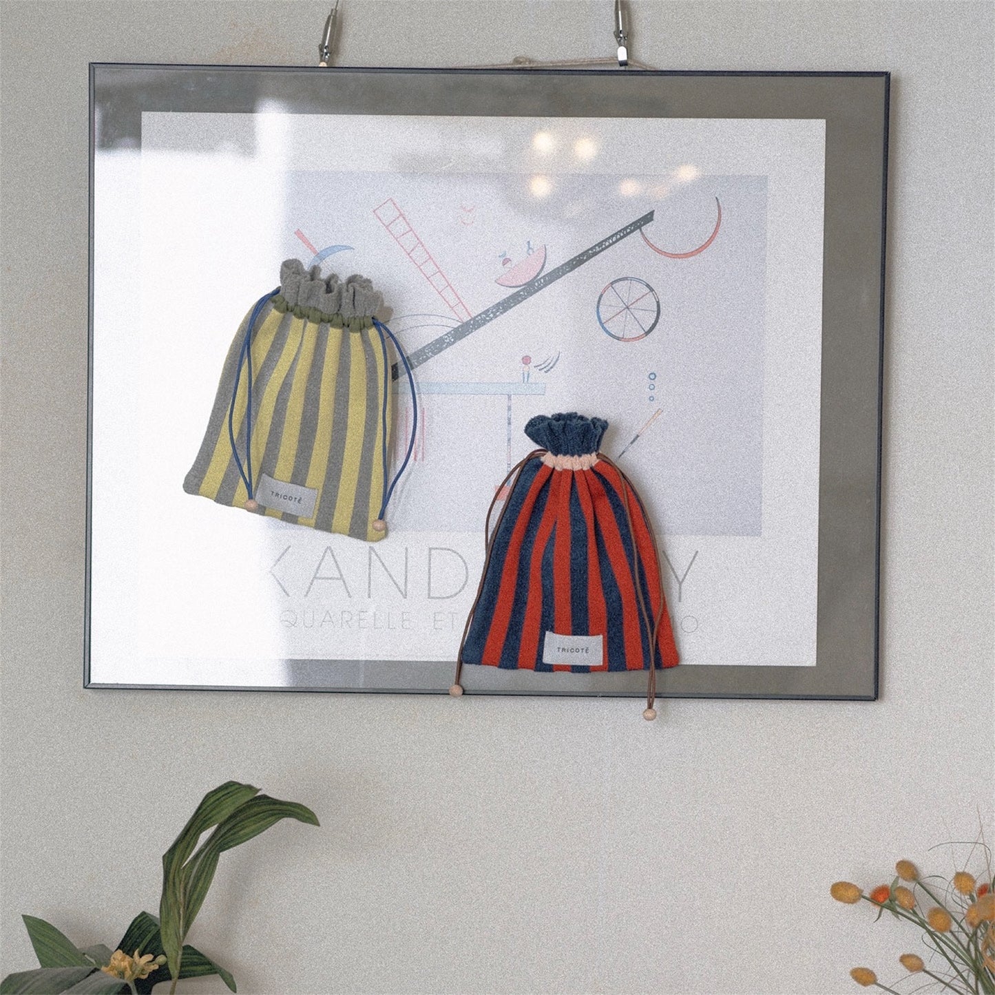 【TRICOTE】STRIPED SHAGGY MINI POUCH